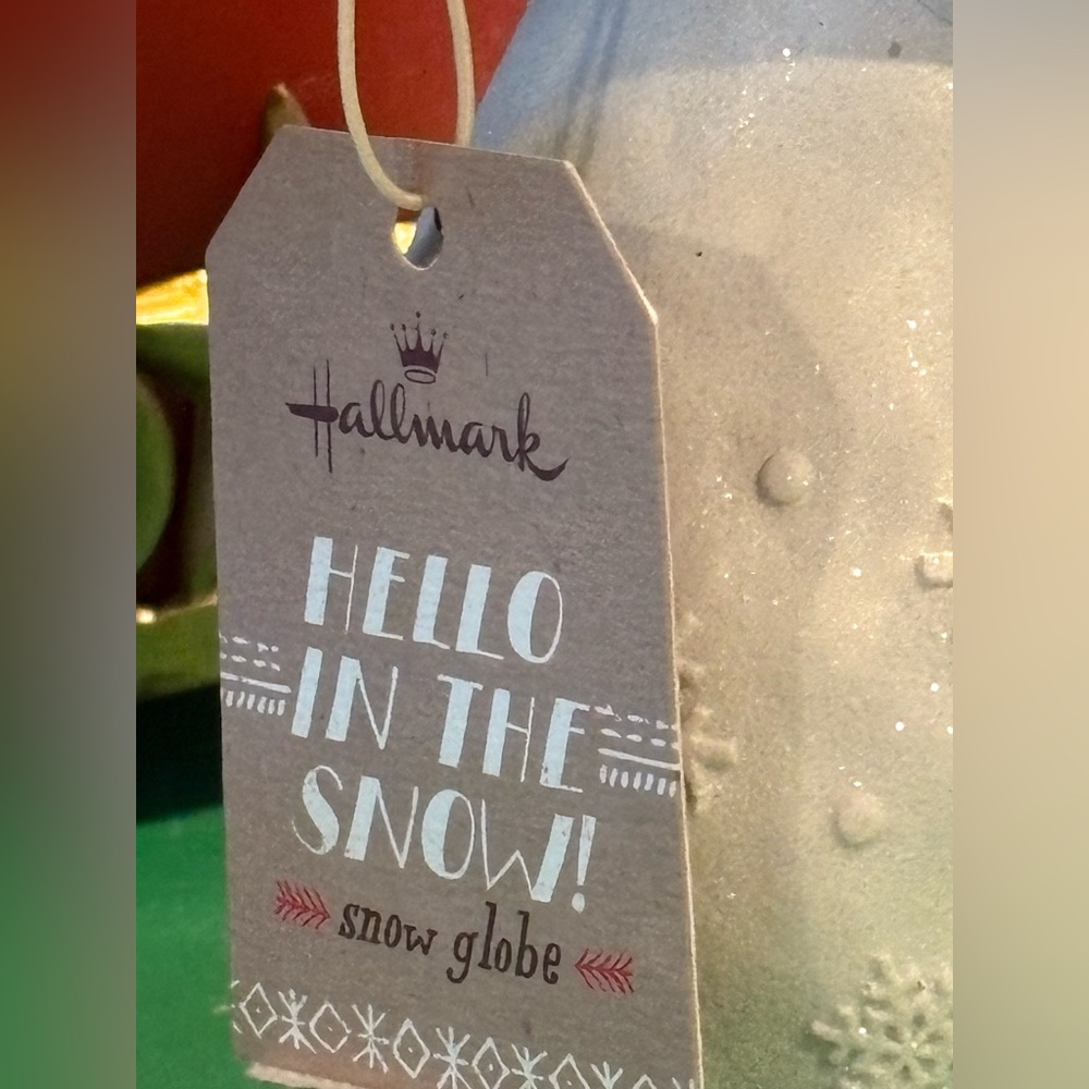 NEW WITH TAGS Hallmark 2014 Snowman With Snow Globe “Hello In The Snow” Figurine - Picture 4 of 8